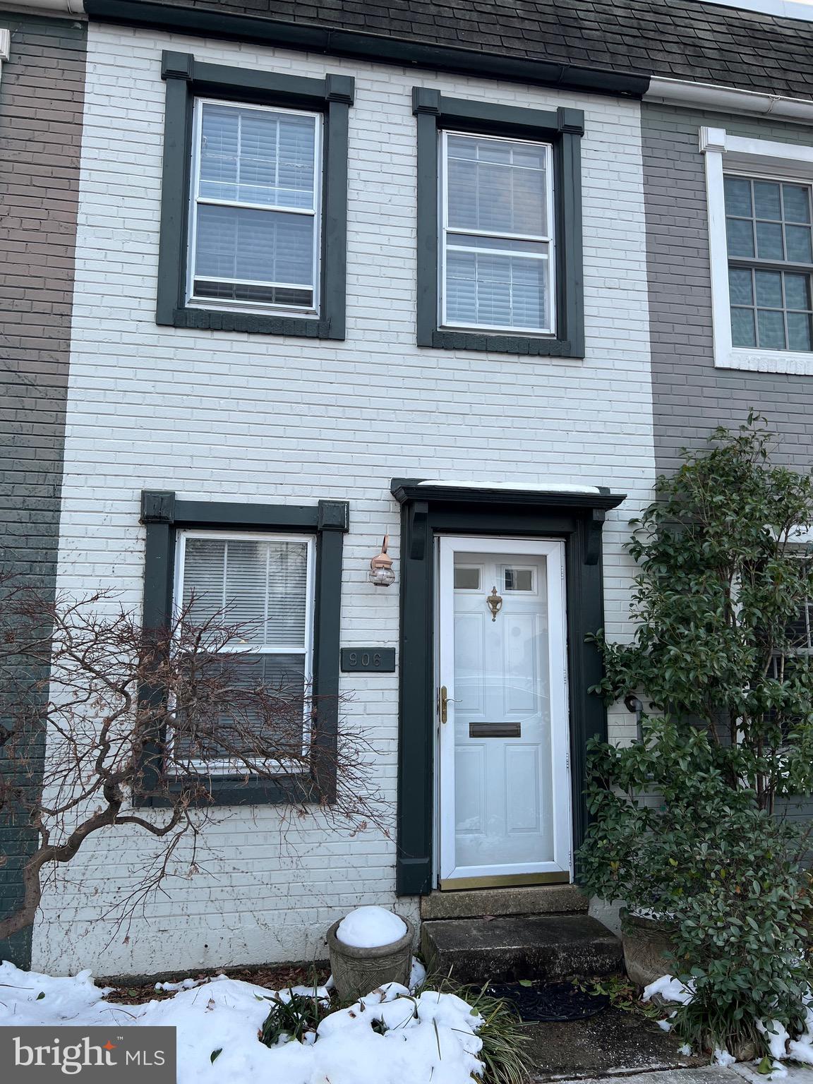 OLD TOWN - Residential Lease