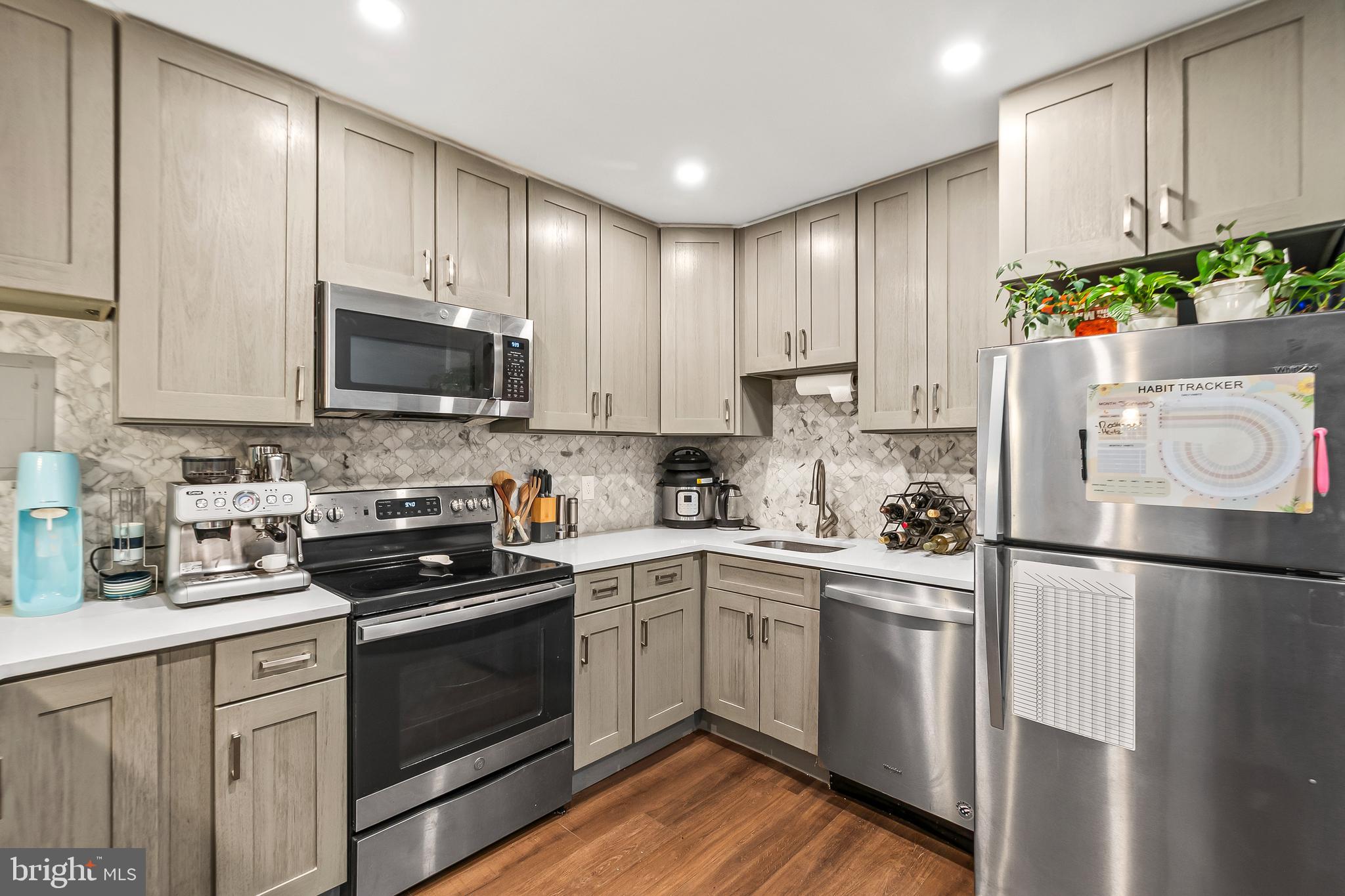 HAWTHORNE VILLAGE - Residential