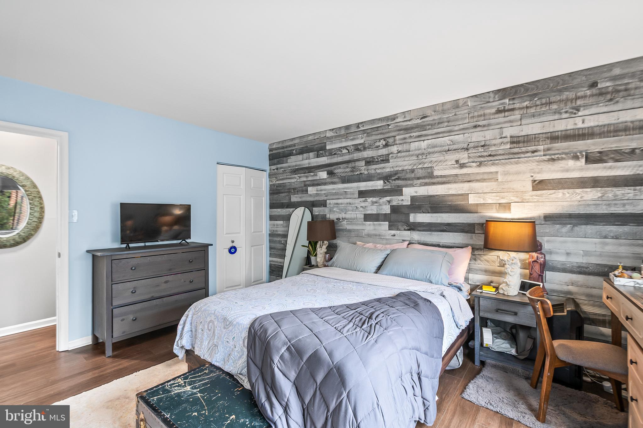 HAWTHORNE VILLAGE - Residential