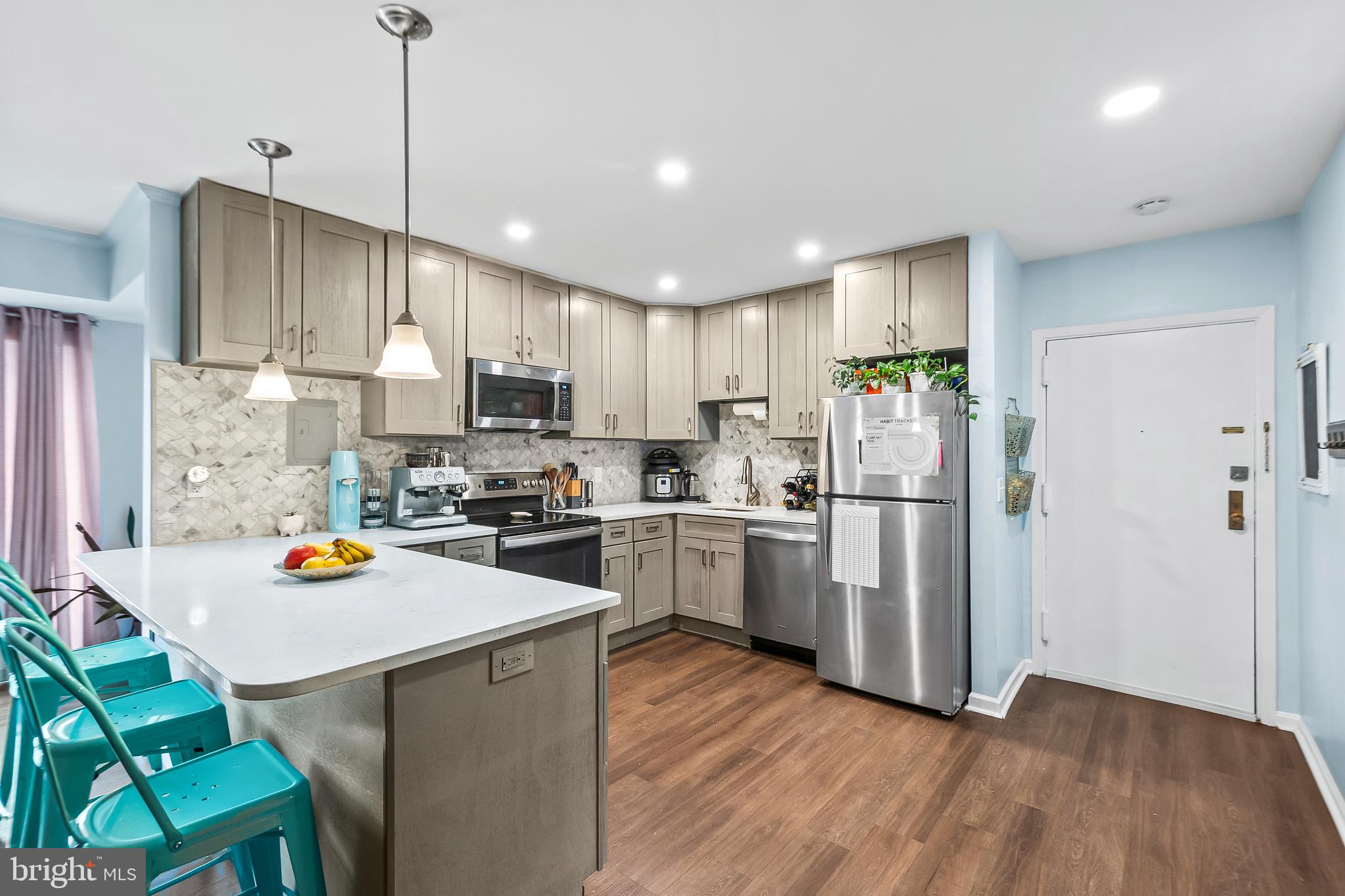 9704 KINGSBRIDGE DRIVE 304