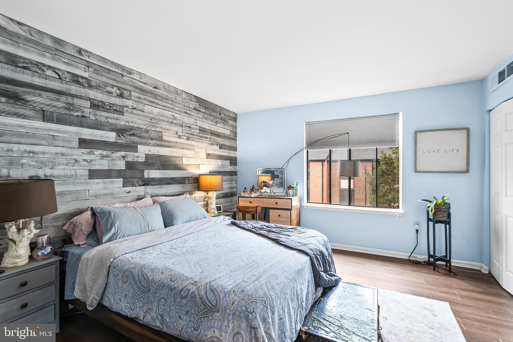 HAWTHORNE VILLAGE - Residential