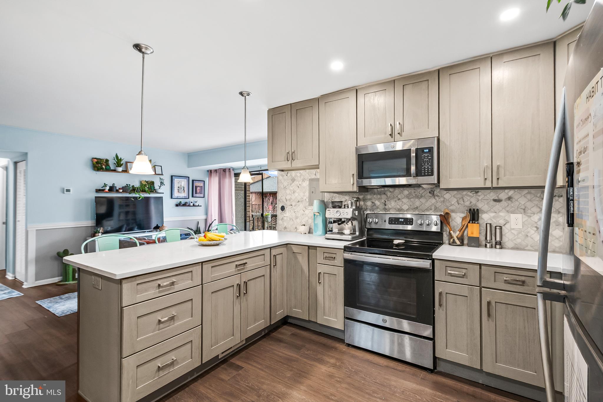 HAWTHORNE VILLAGE - Residential