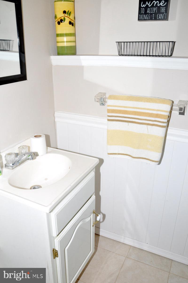 WINDSOR  MILL - Residential