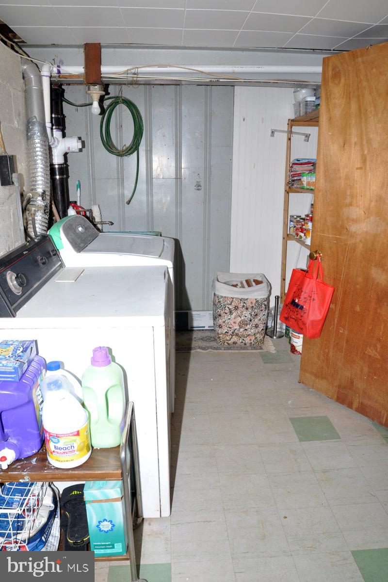 WINDSOR  MILL - Residential