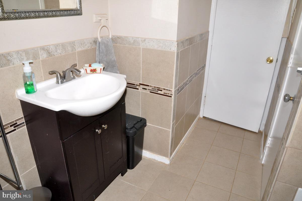 WINDSOR  MILL - Residential