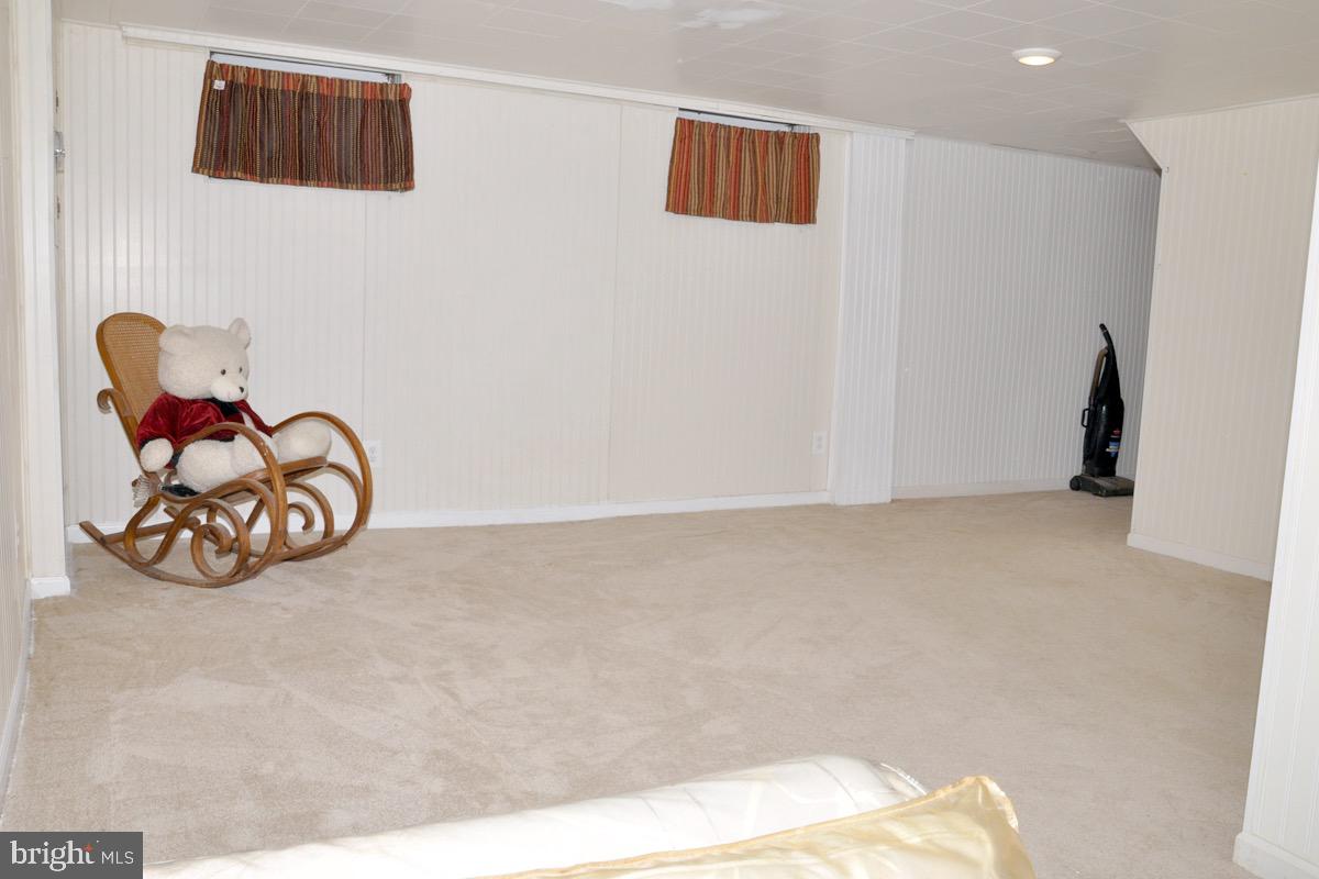 WINDSOR  MILL - Residential