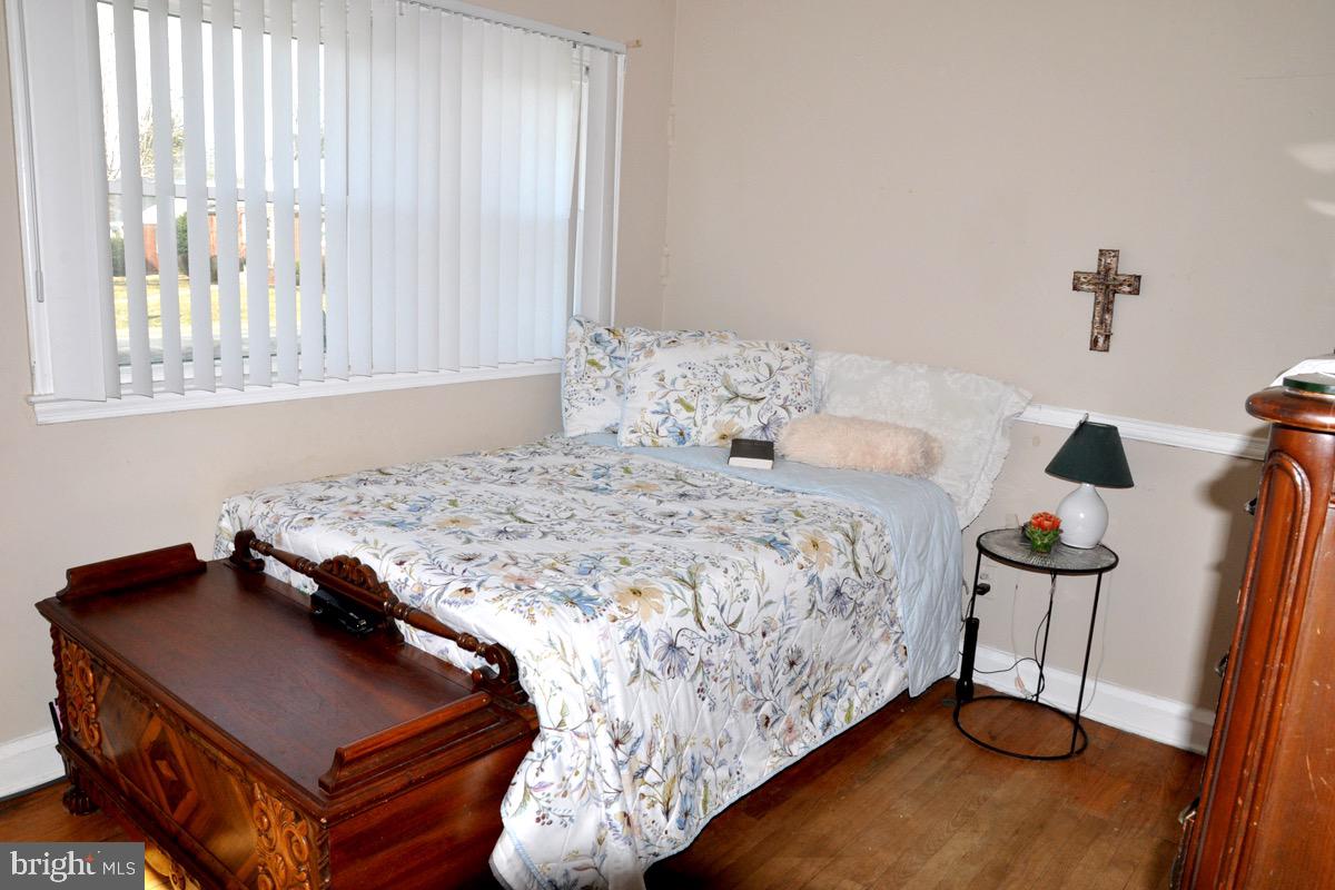 WINDSOR  MILL - Residential