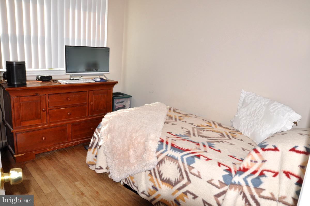 WINDSOR  MILL - Residential