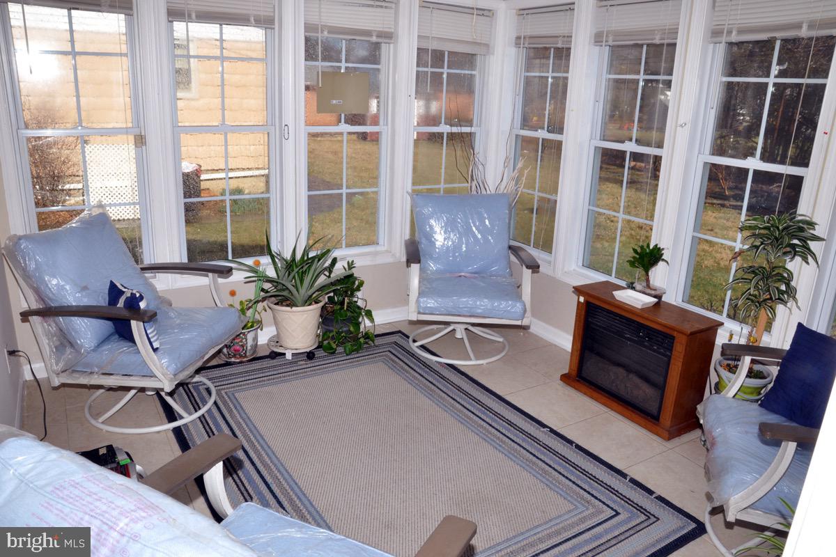 WINDSOR  MILL - Residential