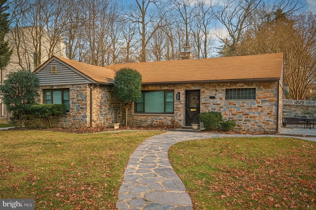 Photo of 809 Winans Way, BALTIMORE, MD 21229 (MLS # MDBA2193866)