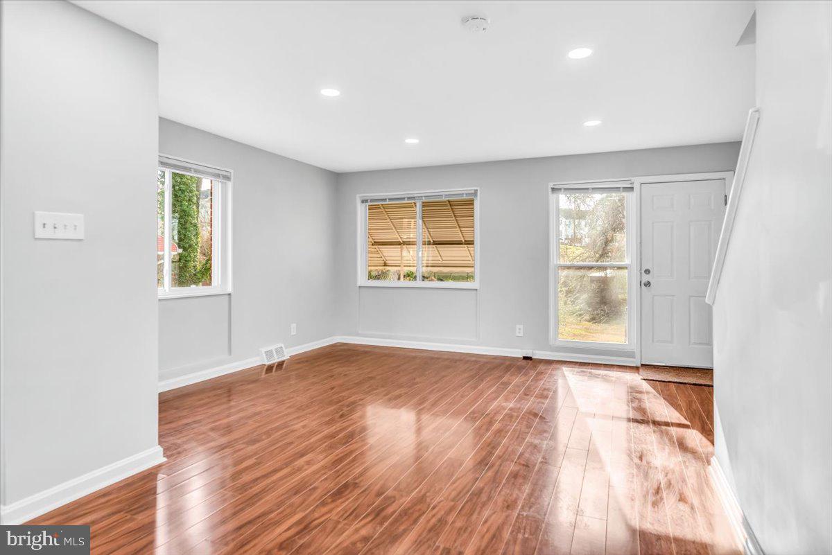 EAST MEADOWS - Residential