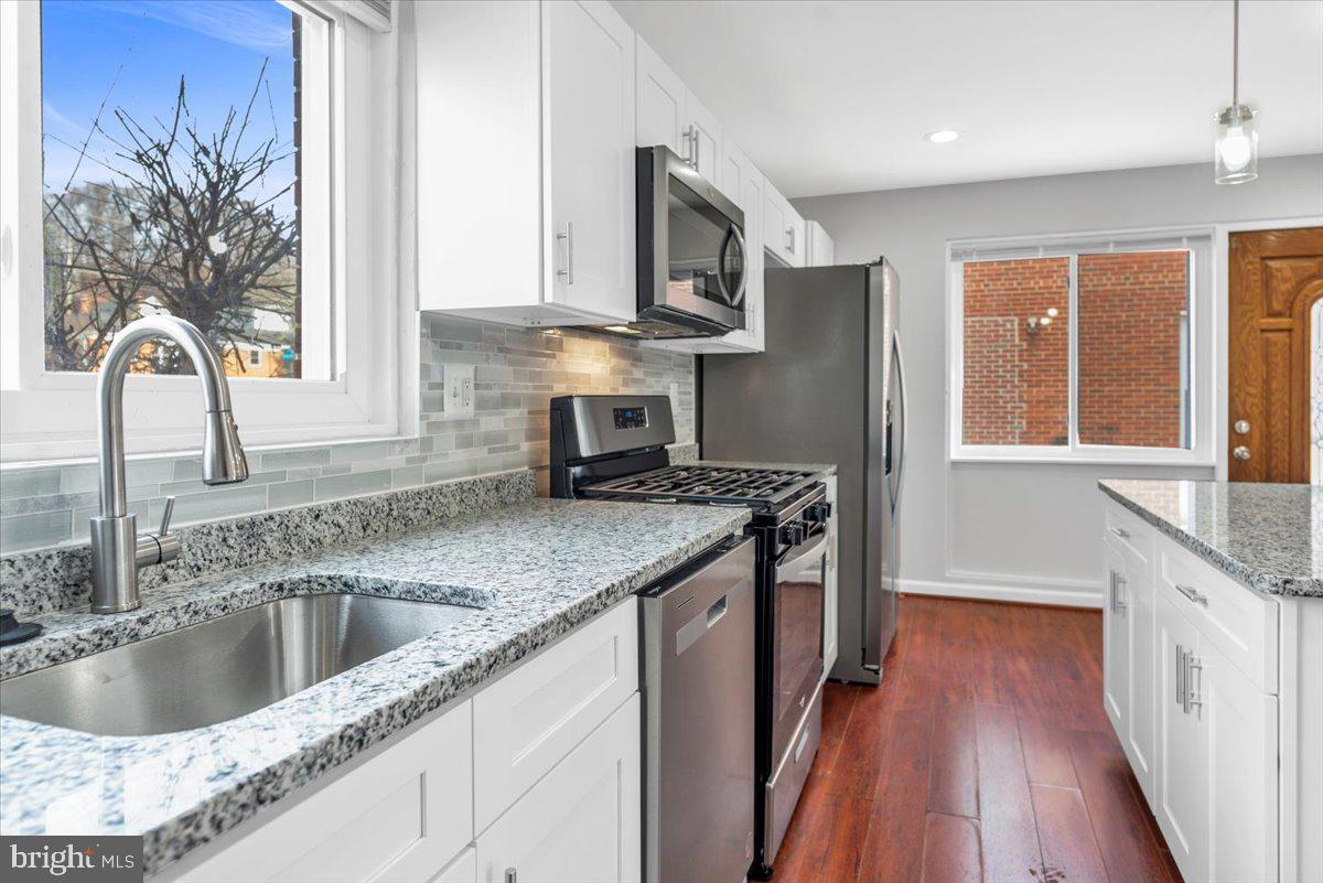 EAST MEADOWS - Residential