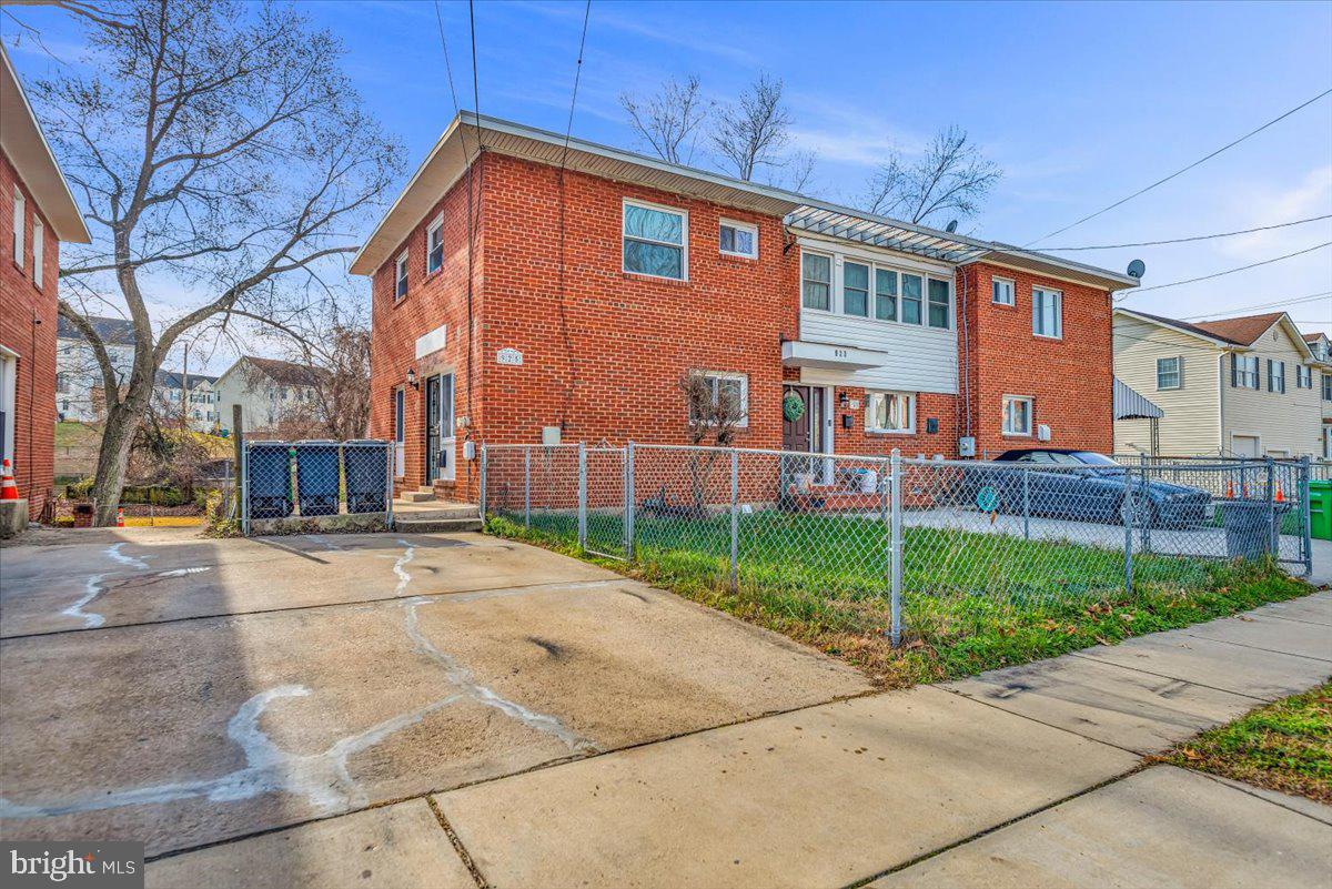 EAST MEADOWS - Residential