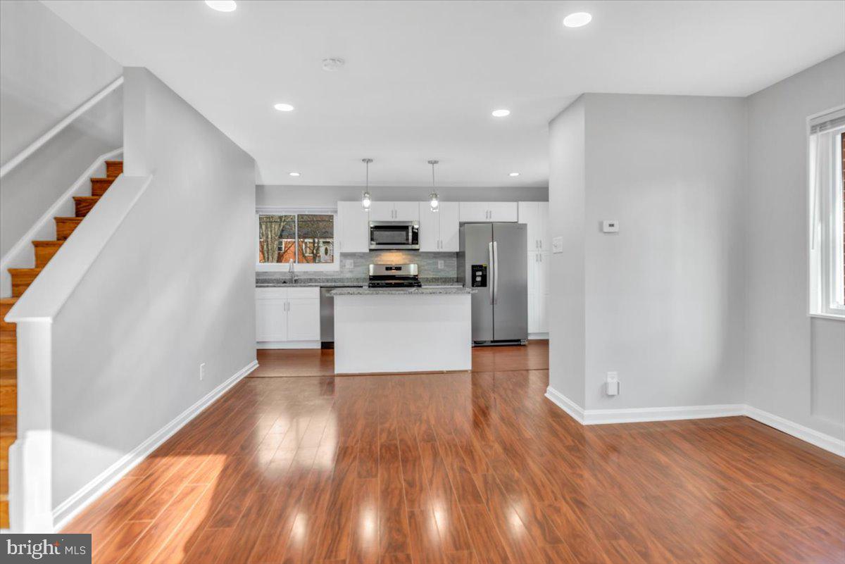 EAST MEADOWS - Residential