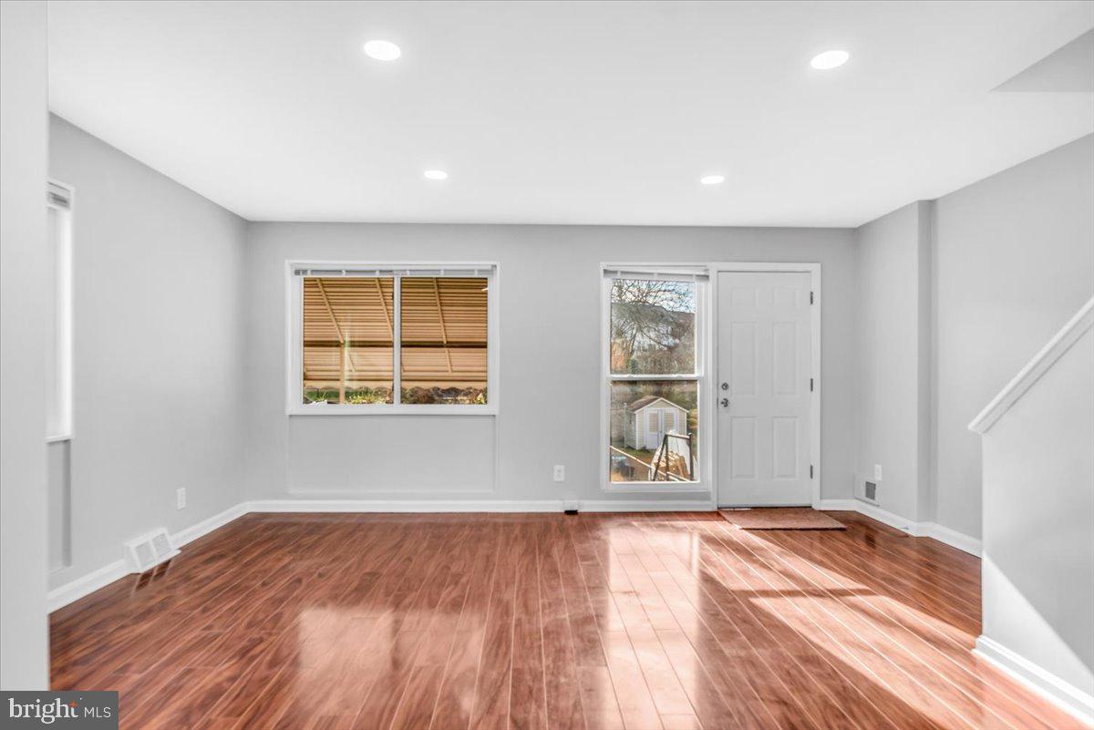 EAST MEADOWS - Residential