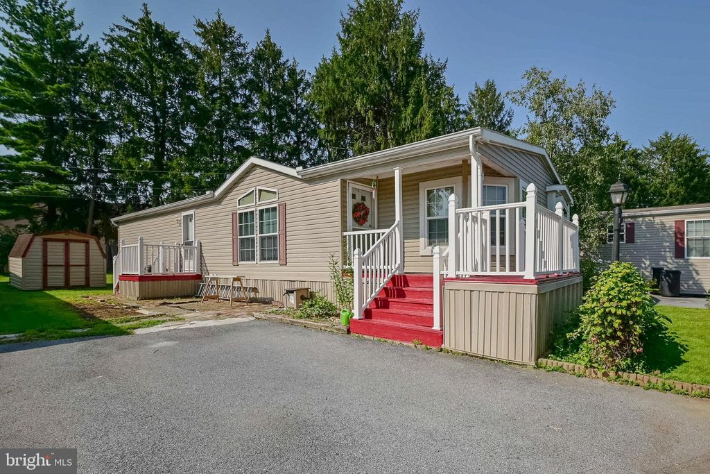 Photo of 822 Gail Place, LANCASTER, PA 17601 (MLS # PALA2074100)