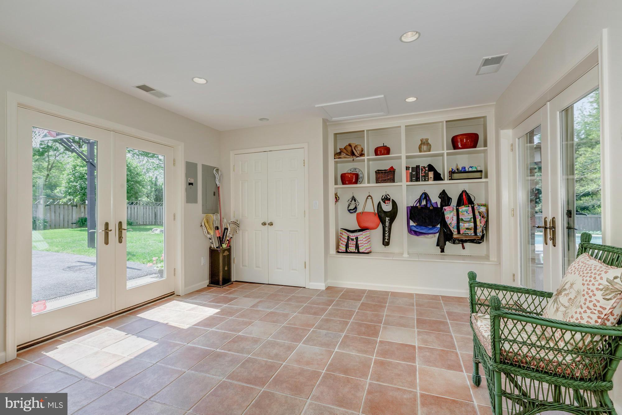 WOODHAVEN - Residential