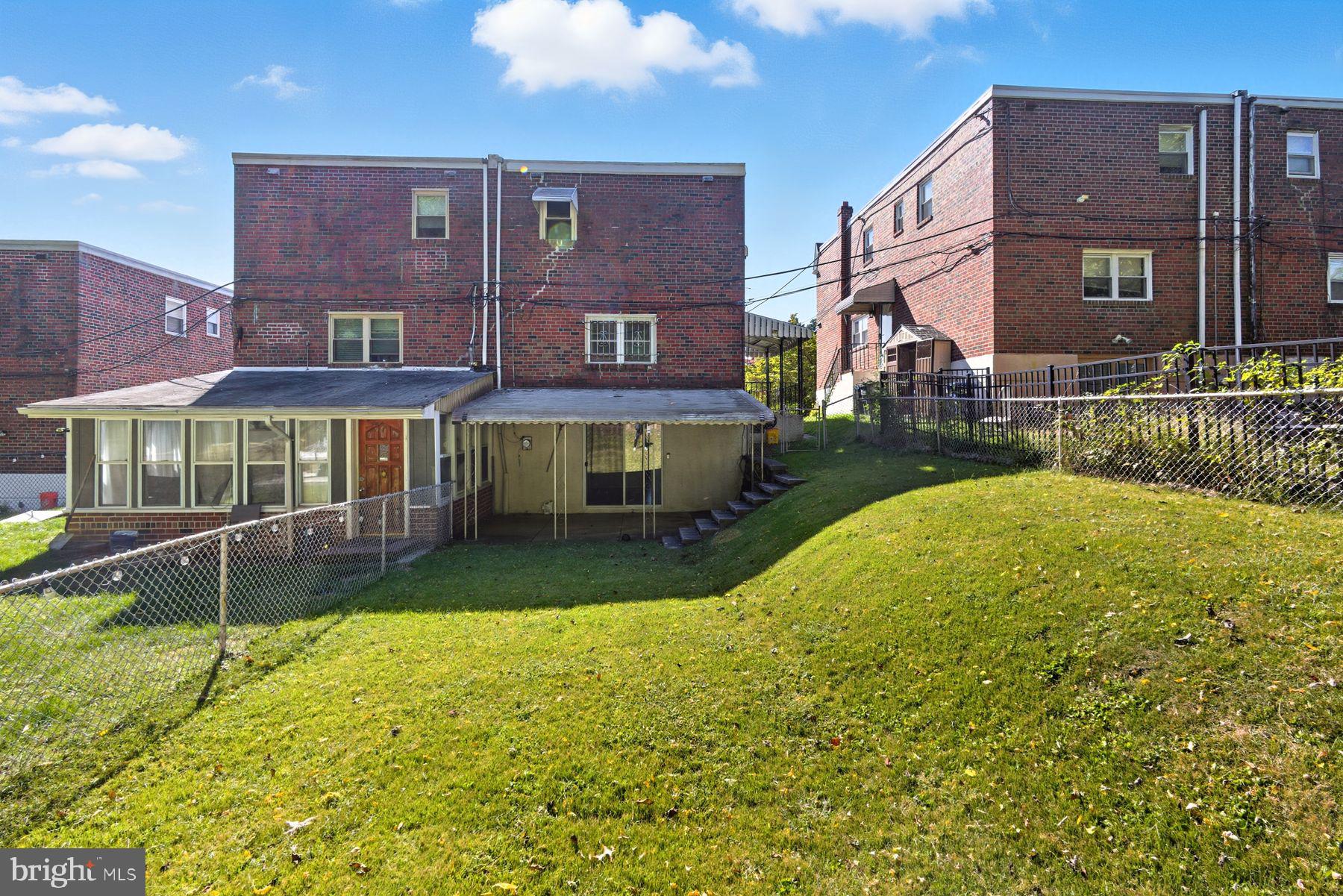 ROXBOROUGH - Residential