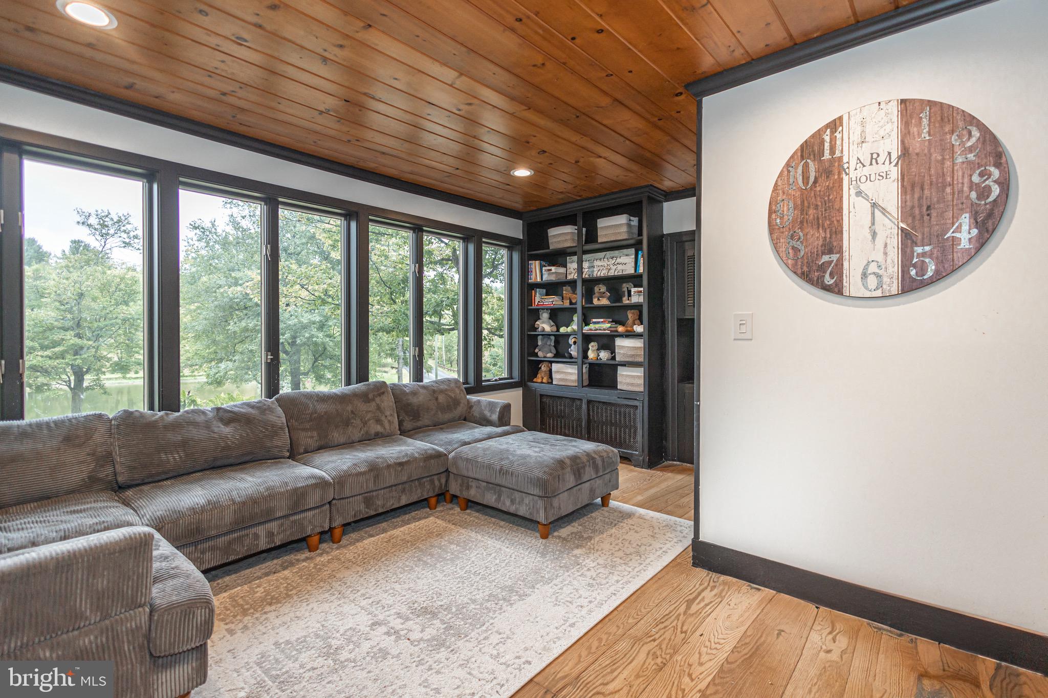 PEBBLE HILL - Residential