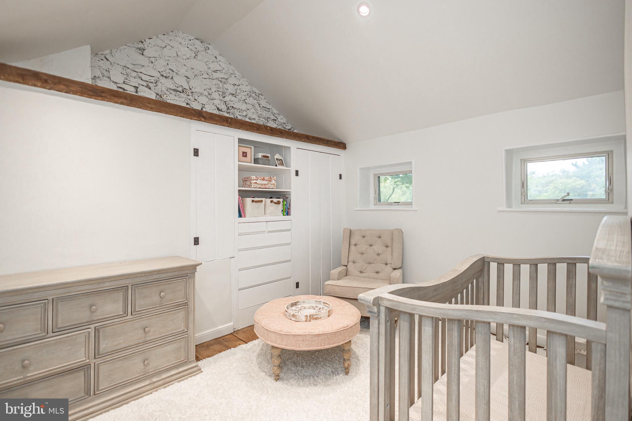PEBBLE HILL - Residential