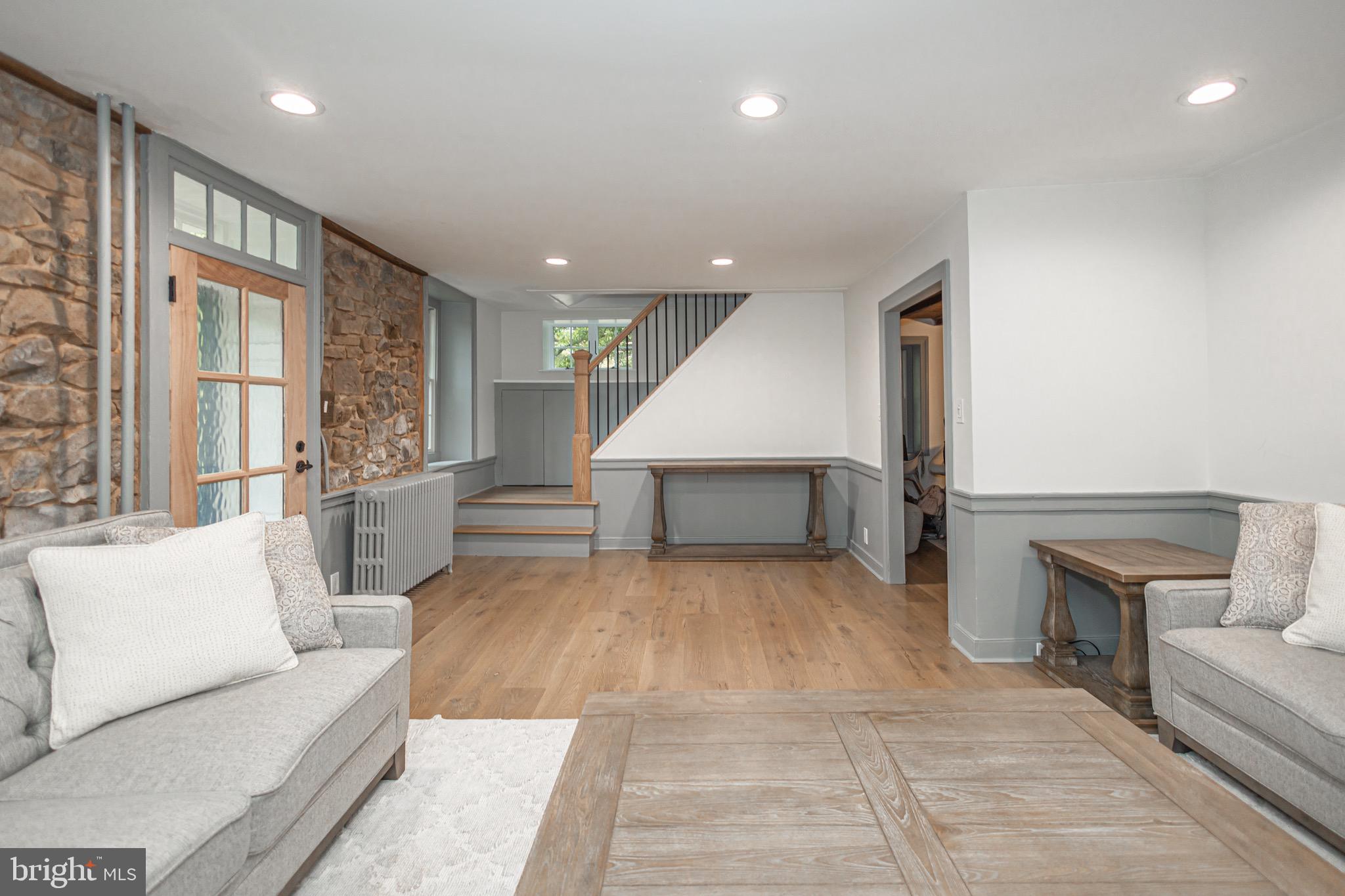 PEBBLE HILL - Residential