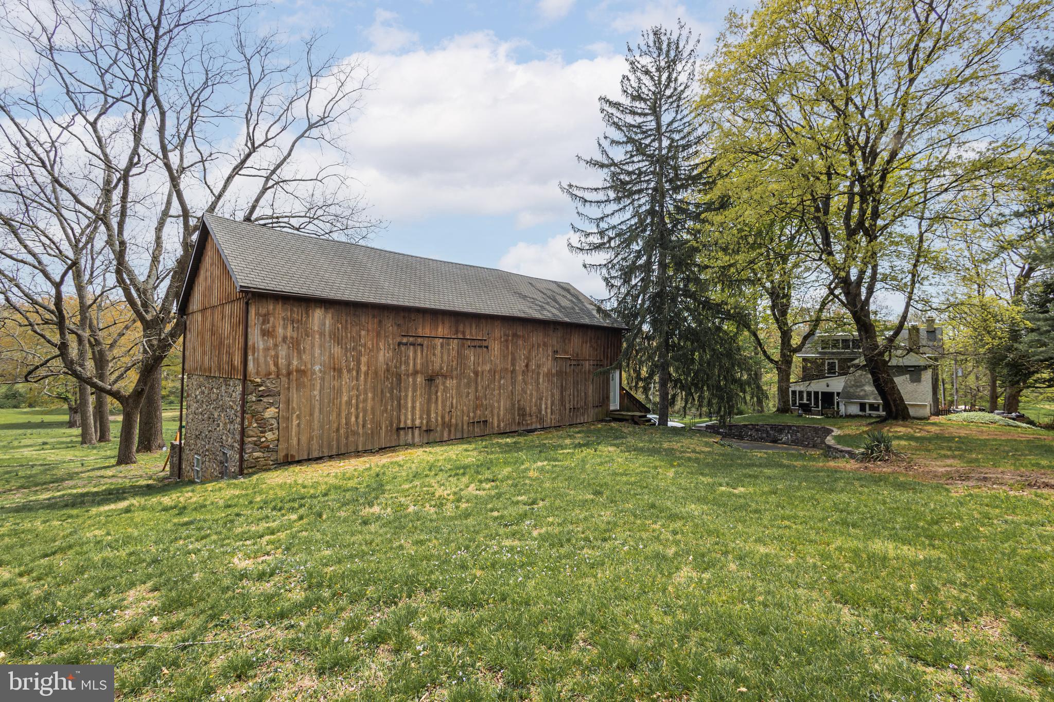PEBBLE HILL - Residential