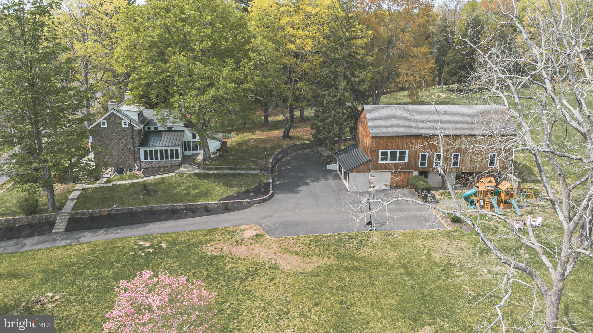 PEBBLE HILL - Residential