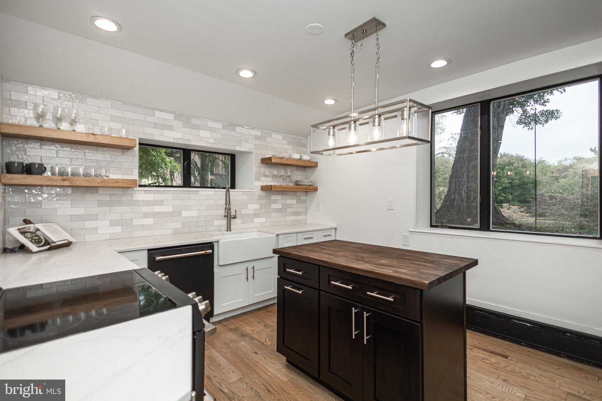 PEBBLE HILL - Residential