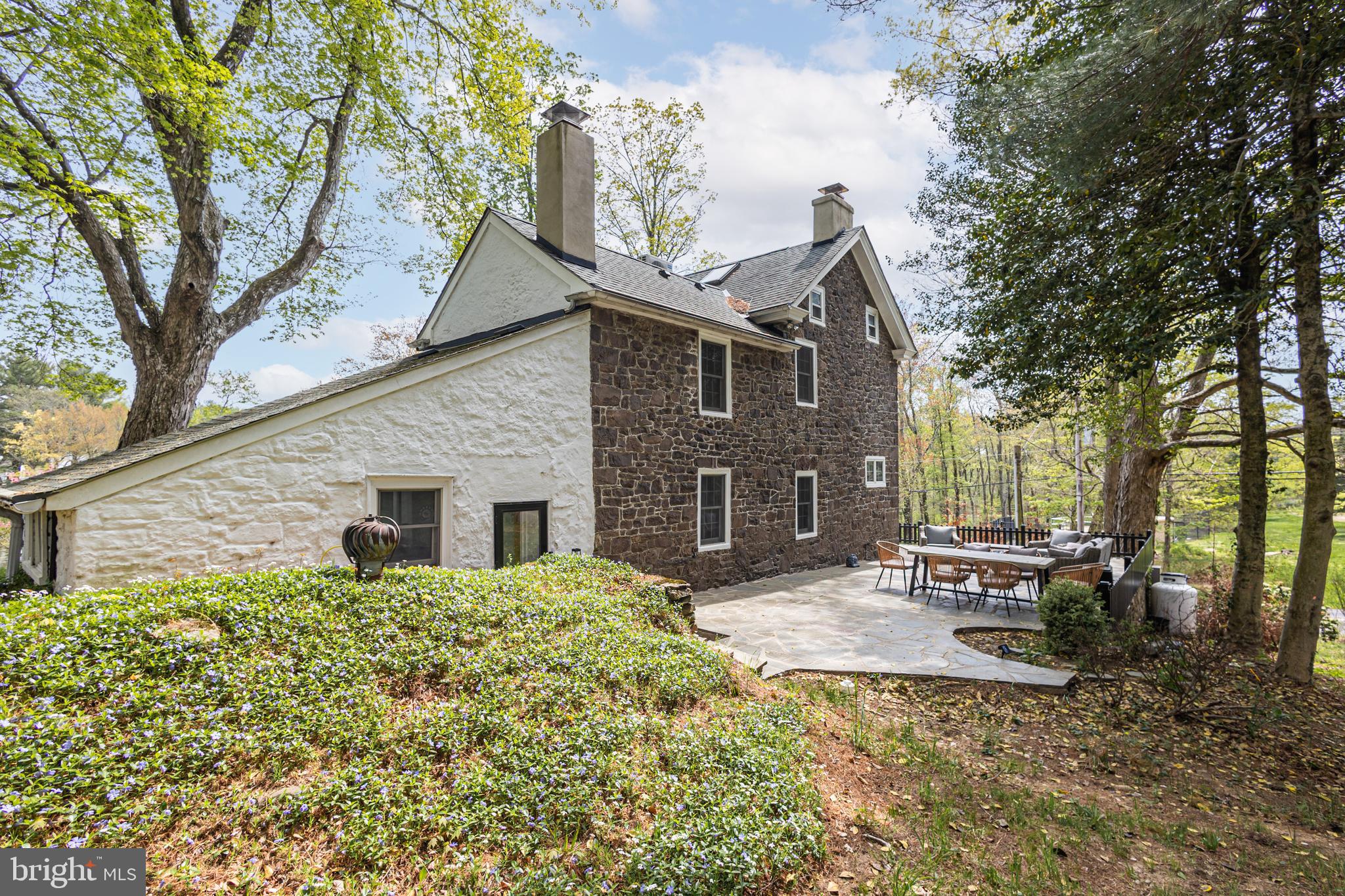 PEBBLE HILL - Residential