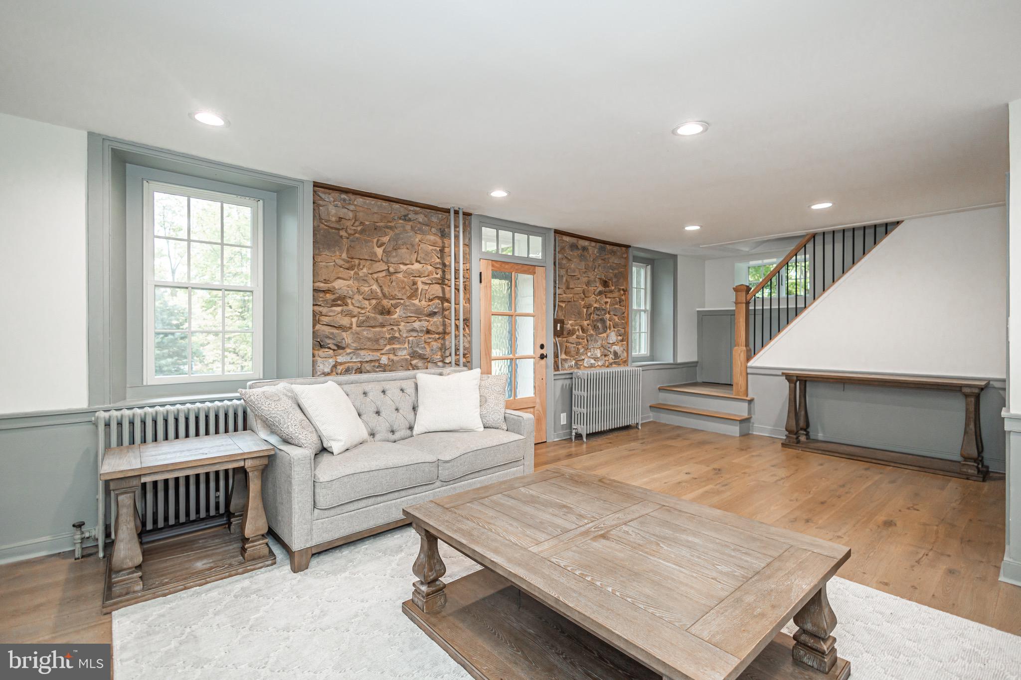 PEBBLE HILL - Residential