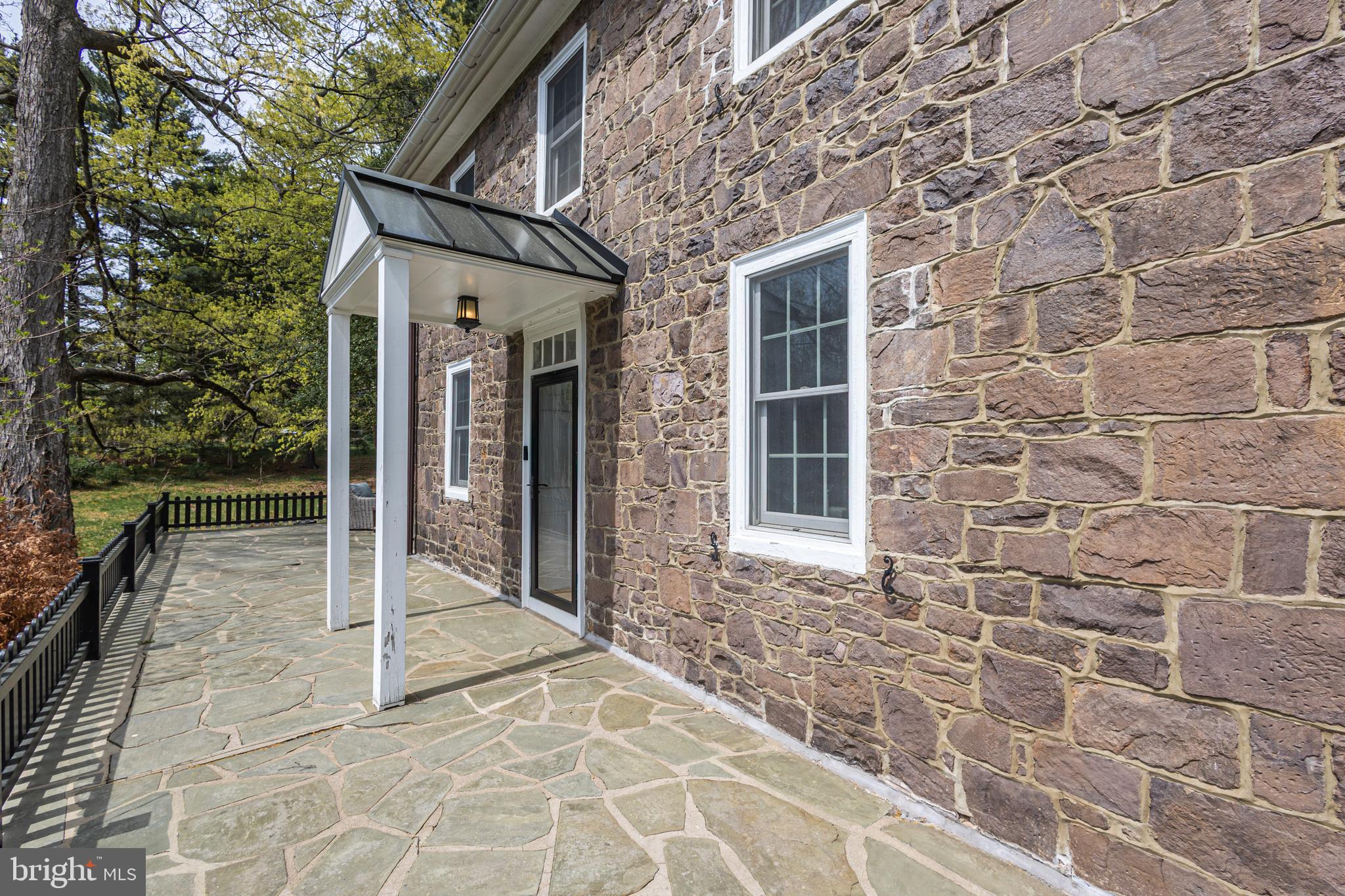 PEBBLE HILL - Residential