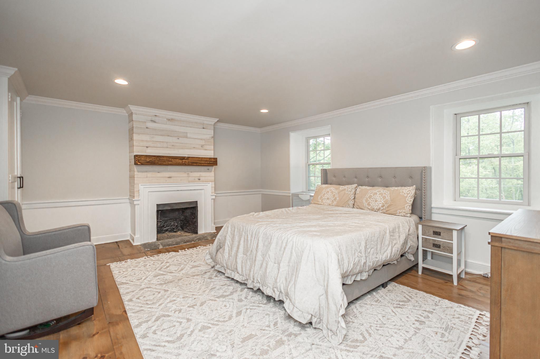 PEBBLE HILL - Residential