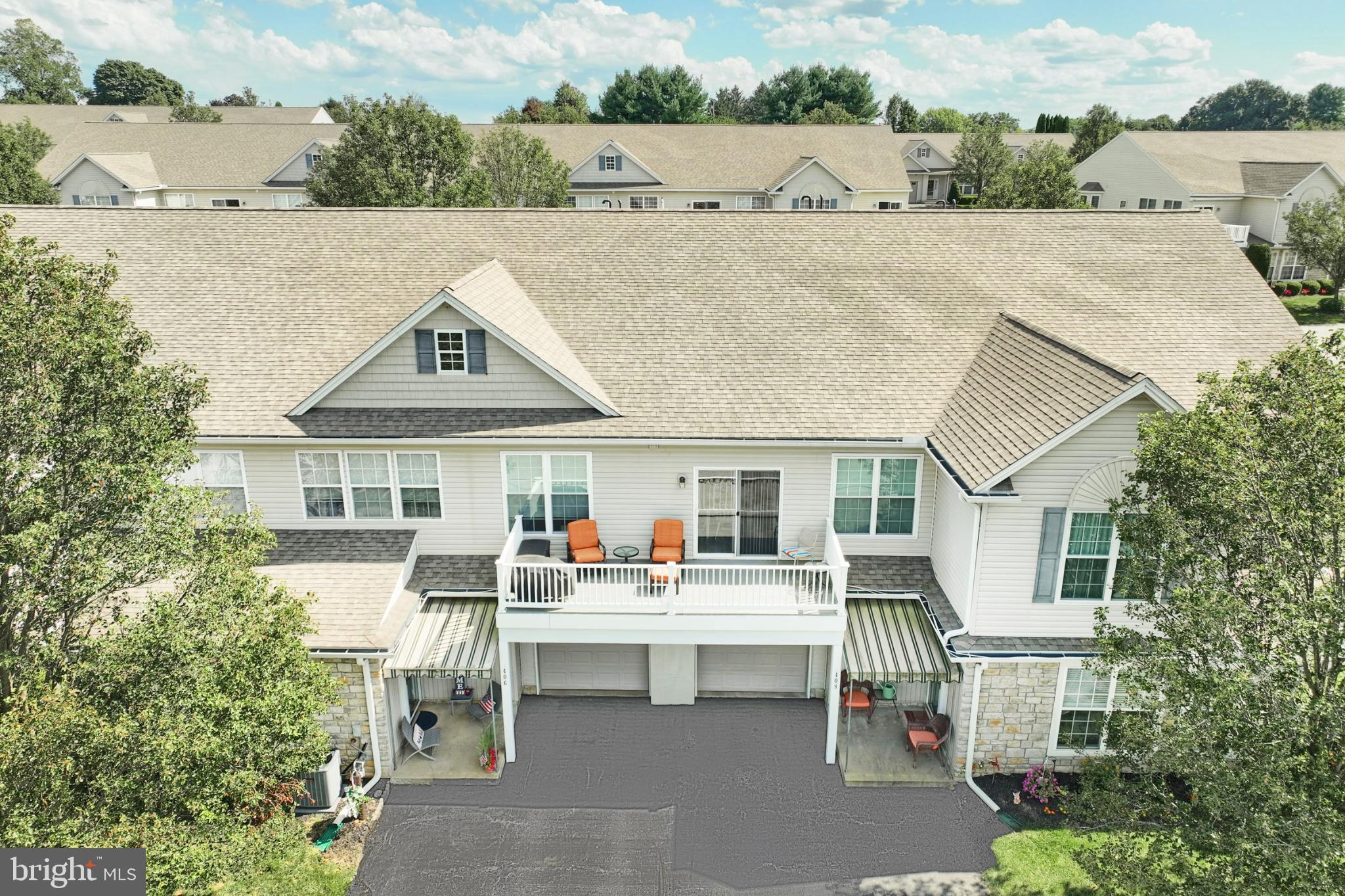 407 CRESTVIEW LANE 407