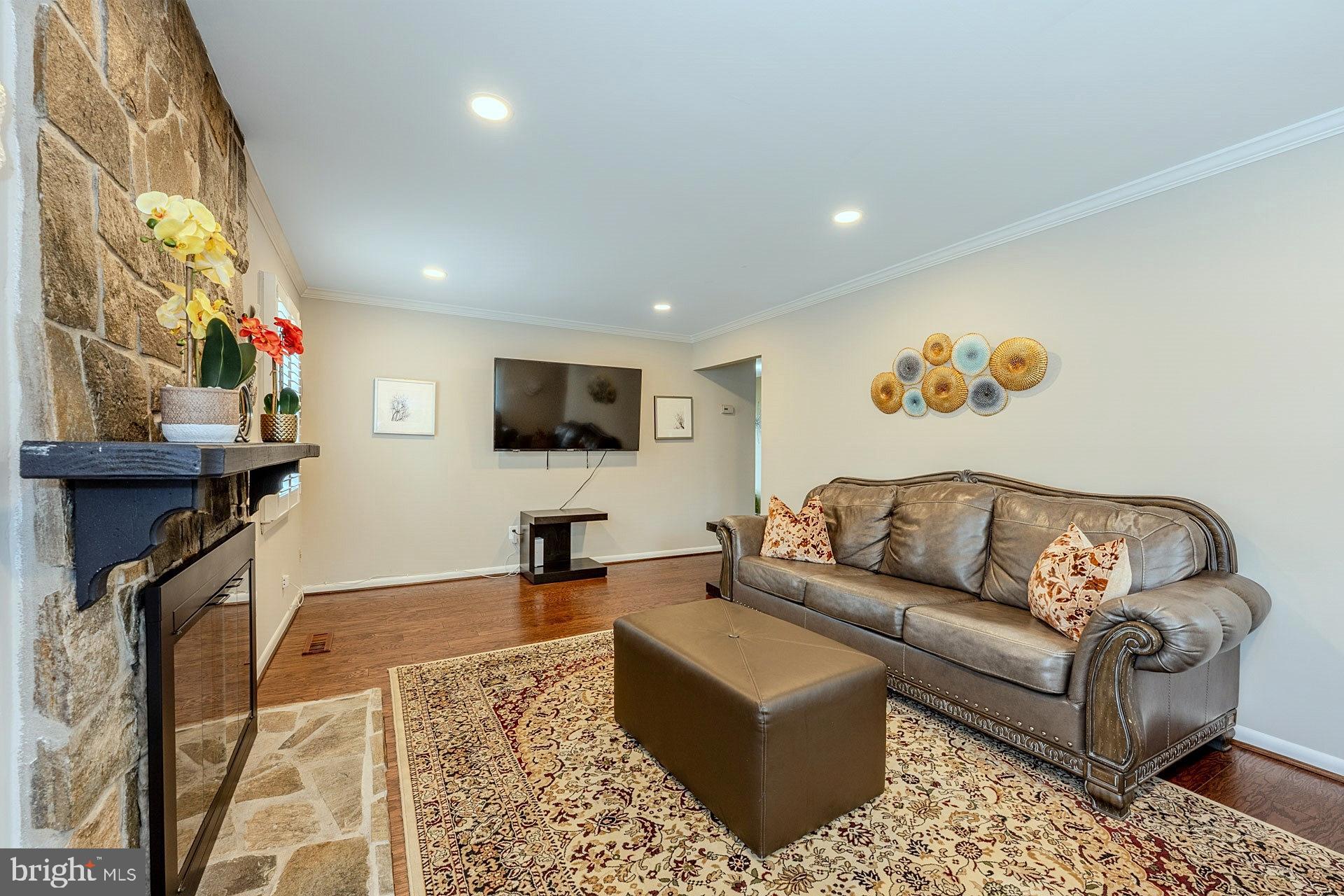 TREESIDE - Residential