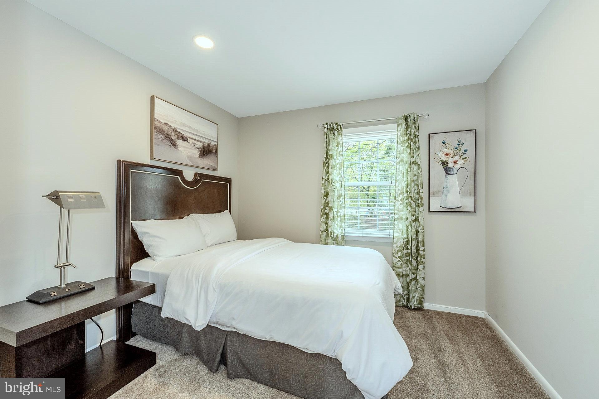 TREESIDE - Residential