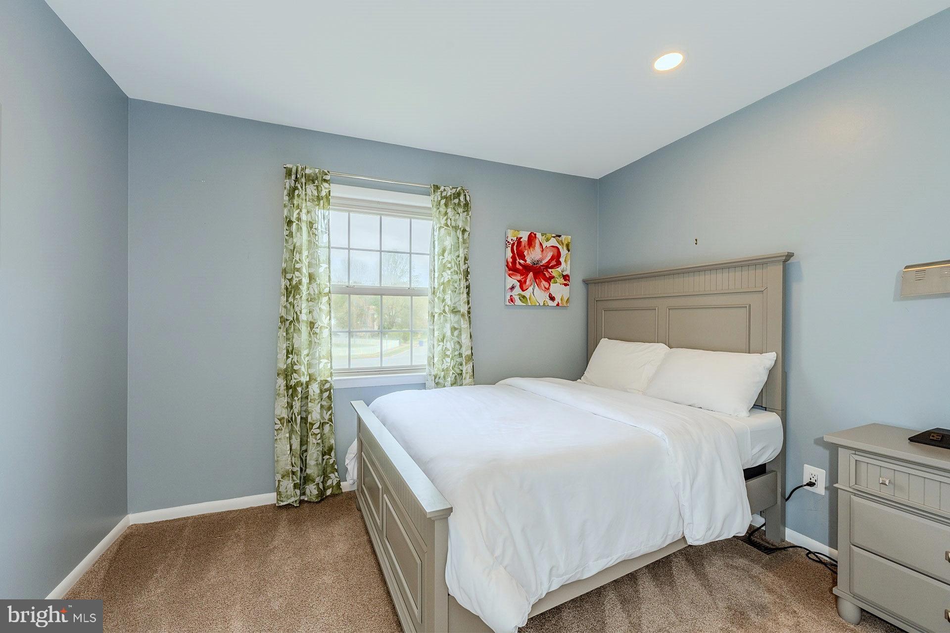 TREESIDE - Residential