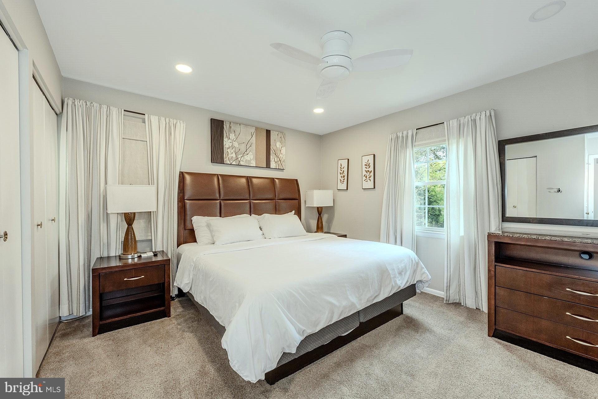 TREESIDE - Residential