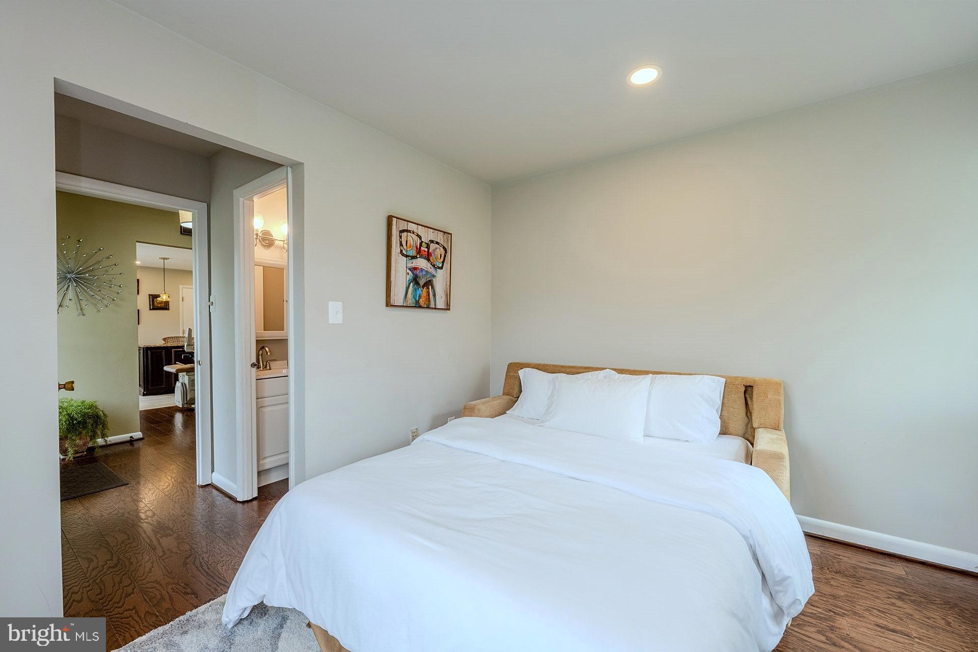 TREESIDE - Residential