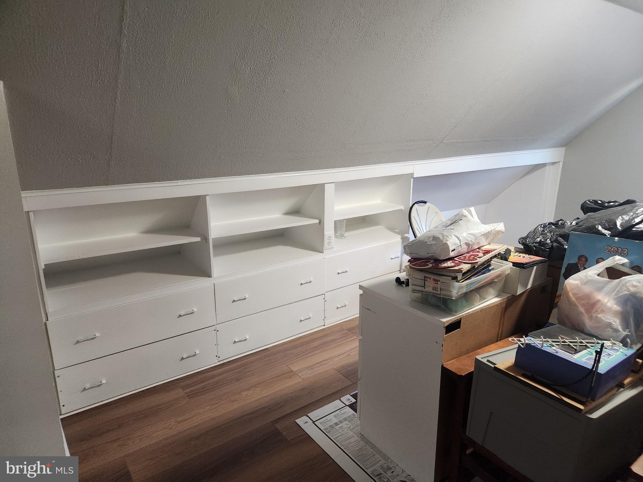 SUNNY VIEW - Residential Lease