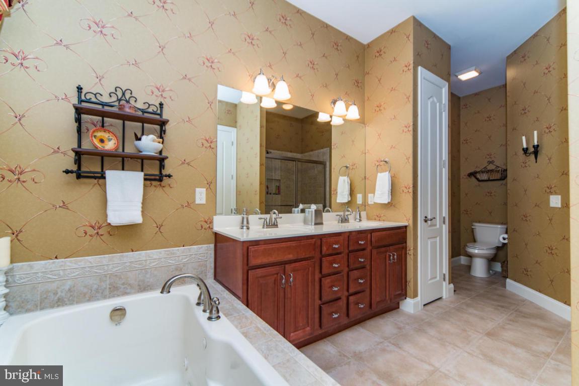 HOME TOWNE SQUARE - Residential