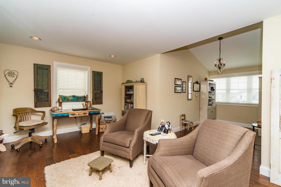 HOME TOWNE SQUARE - Residential