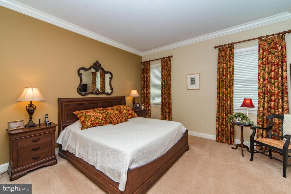 HOME TOWNE SQUARE - Residential