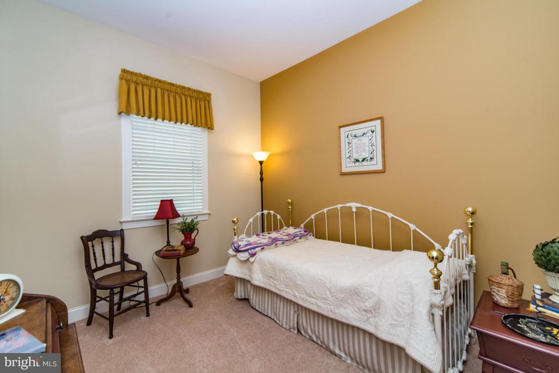 HOME TOWNE SQUARE - Residential