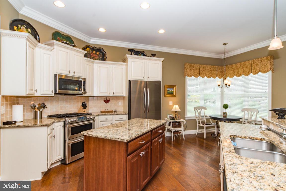 HOME TOWNE SQUARE - Residential