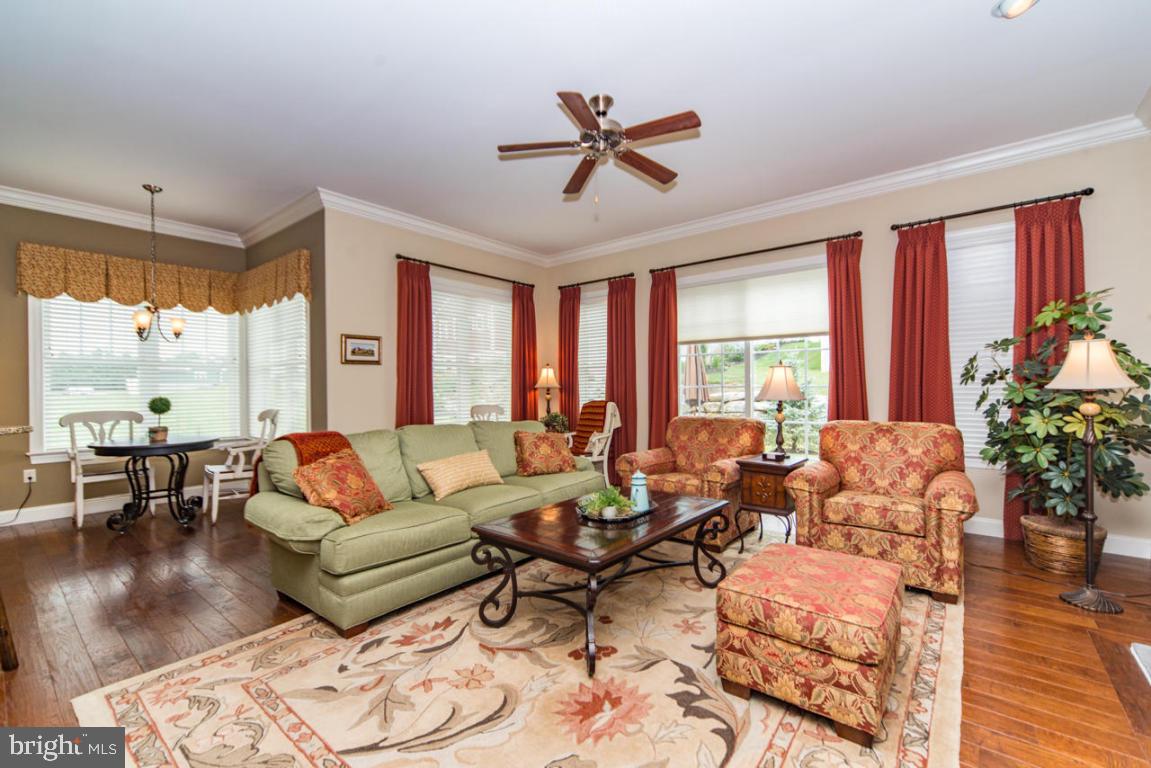 HOME TOWNE SQUARE - Residential