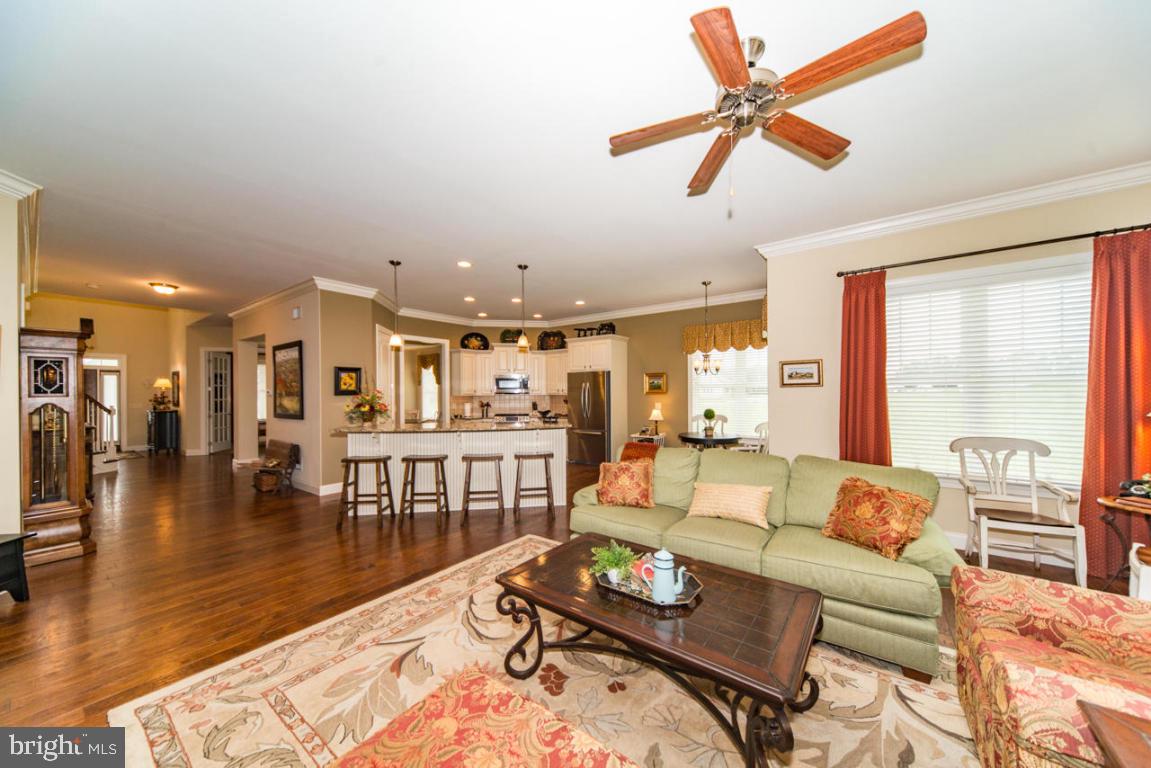 HOME TOWNE SQUARE - Residential