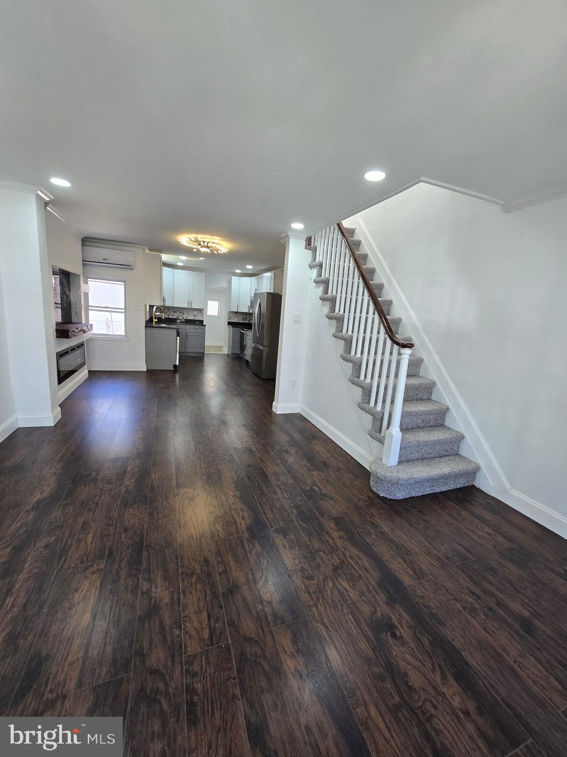 6824 RODNEY STREET