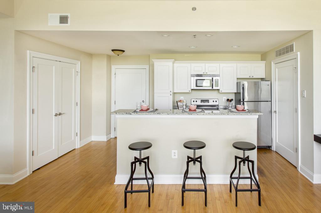 230 N 21ST STREET 38 806