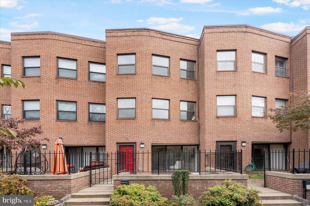 Photo of 909 Stubblefield Lane, BALTIMORE, MD 21202 (MLS # MDBA2189560)