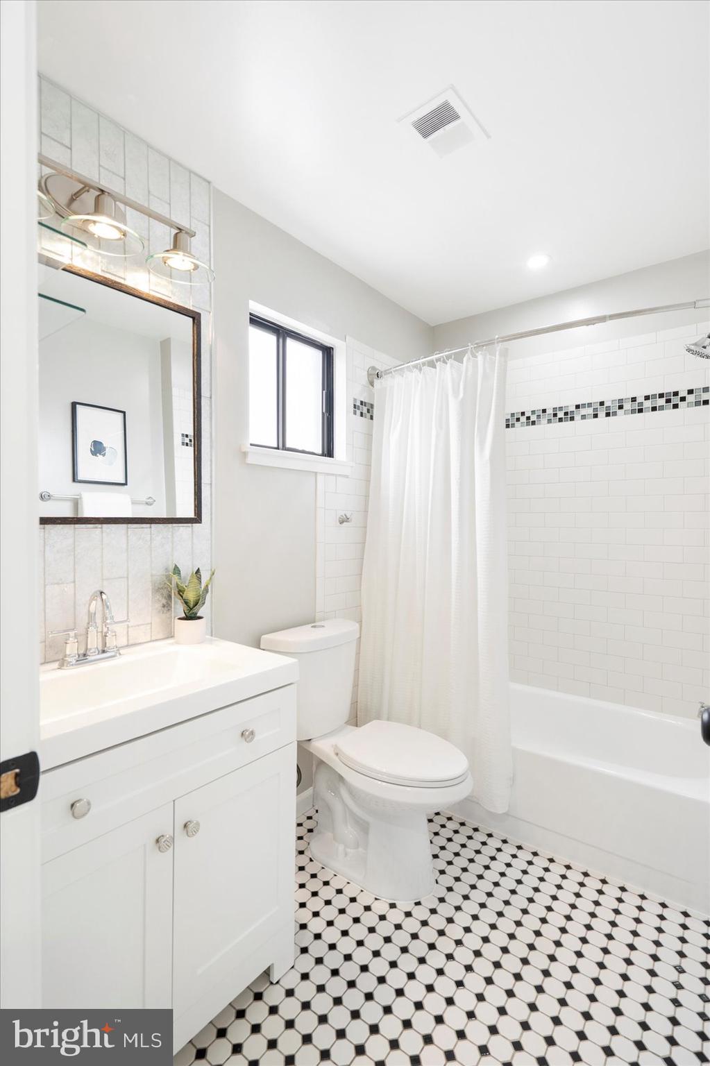 MOUNT VERNON PLACE HISTORIC DISTRICT - Residential